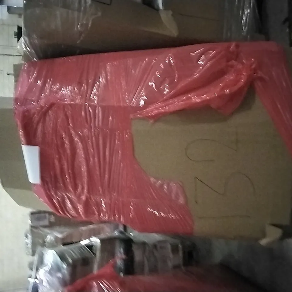 PALLET OF ASSORTED ITEMS INCLUDING RECCI BEDDING, UMI WALL MIRROR, STANDING LAMP, DINGLILIGHTING MODERN LED FLOOR LAMP, ELEGANT LED MIRROR, DAYSTAR ORANGE BIRD