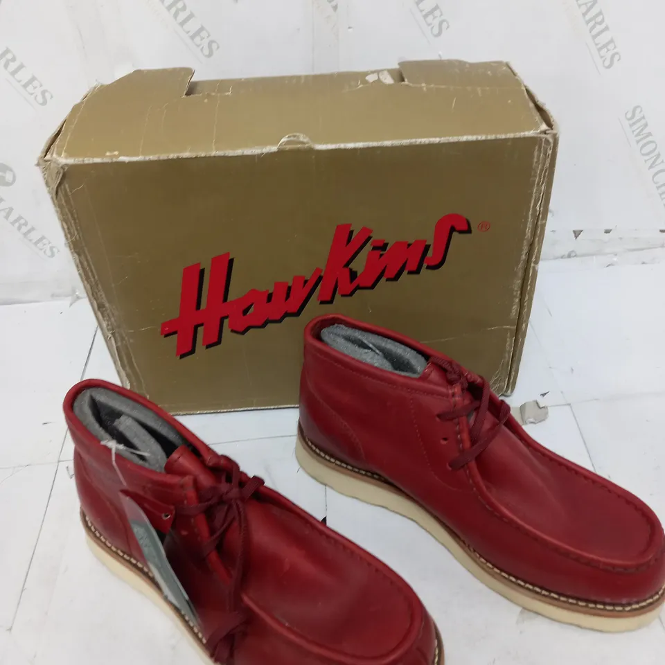 BOXED PAIR OF HAWKINS RANCHERO LEATHER BOOTS SIZE 9 