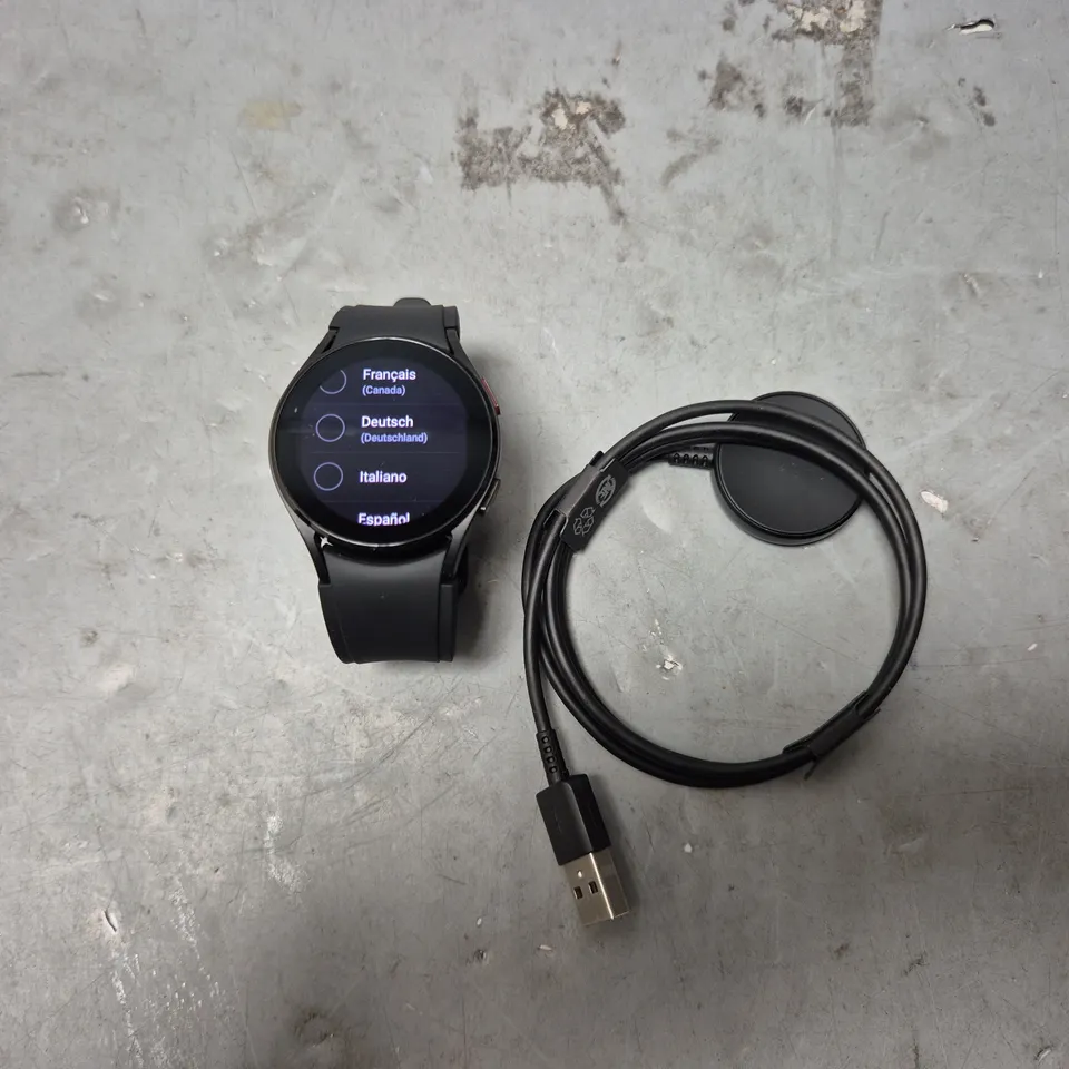 SAMSUNG GALAXY WATCH 4 