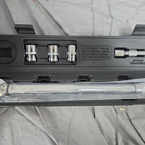 Socket Set with Ratchet in Plastic Case