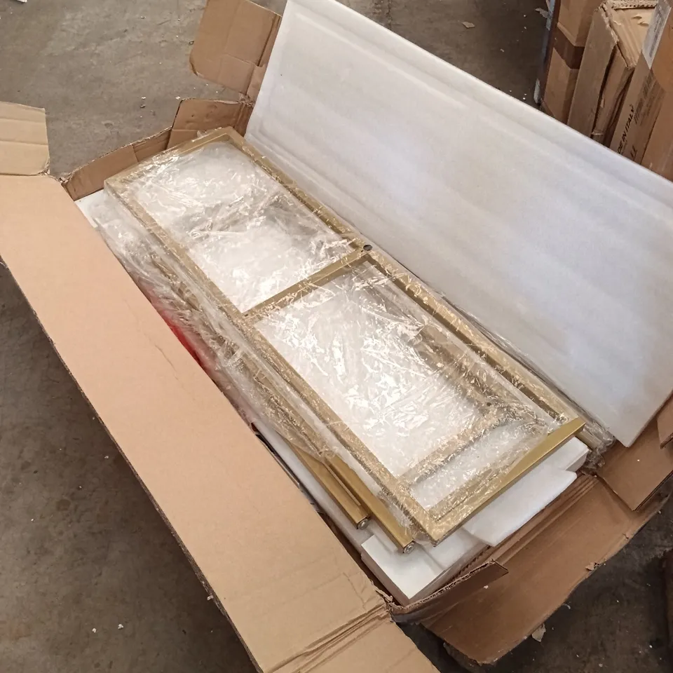 BOXED FATIVO TABLETOP - GOLD/GLASS (1 BOX)