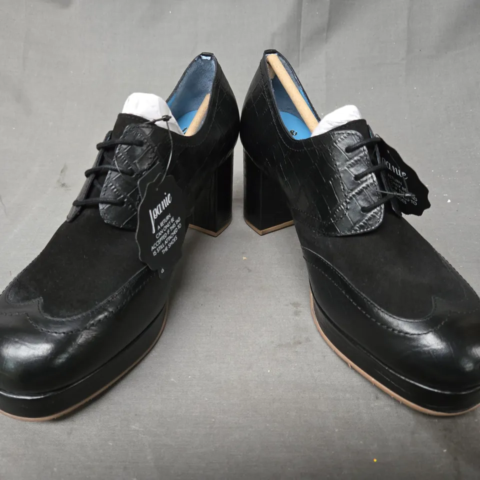 BOXED PAIR OF JOANIE BLOCK HEEL SHOES IN BLACK UK SIZE 9