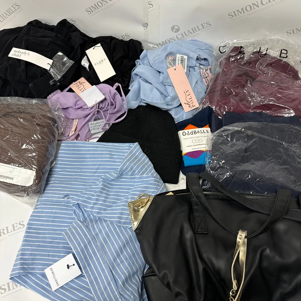 LARGE BOX OF ASSORTED BAGGED AND UNBAGGED CLOTHING TO INCLUDE CLUB L, NOBODYS CHILD AND OH POLLY