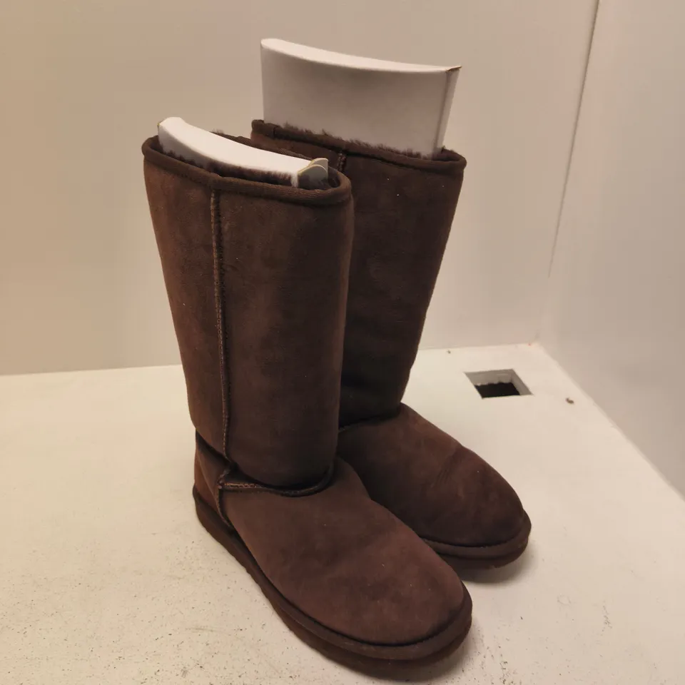 UGG CLASSIC TALL BOOTS – BROWN SUEDE, UK 6.5 (US 8)