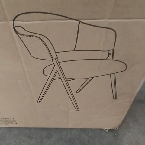 BOXED LOUNGE CHAIR