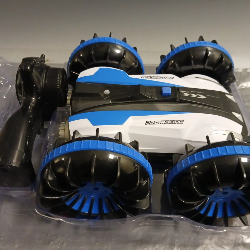 BOXED AMPHIBIOUS RADIO CONTROL CAR IN BLUE (G03060R)