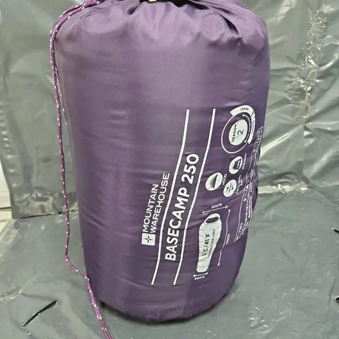 MOUNTAIN WAREHOUSE 250 SLEEPING BAG 