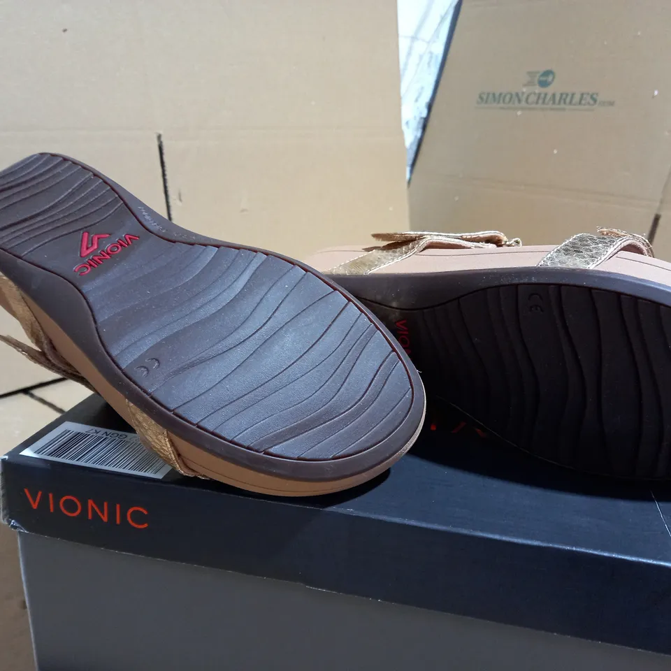 VIONIC ELLIE SANDAL IN GOLD  SIZE 7