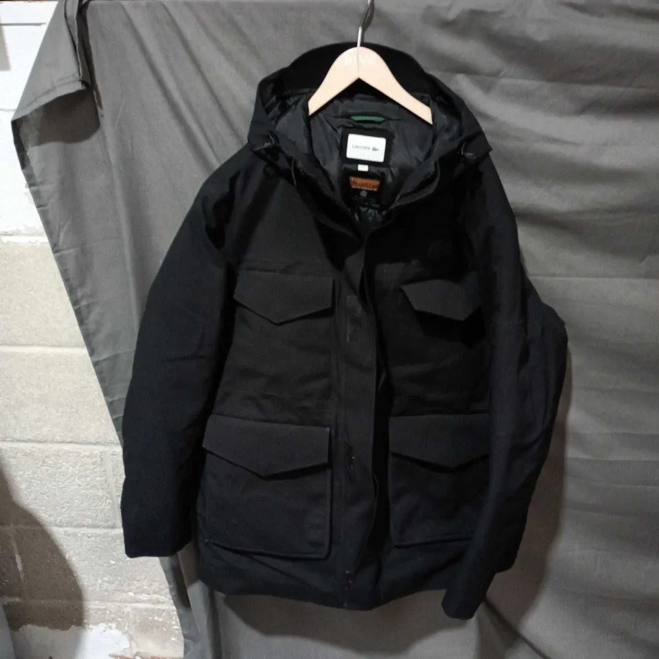 LACOSTE BLACK PARKA JACKET WITH THERMORE INSULATION – UK XL (US XL) 