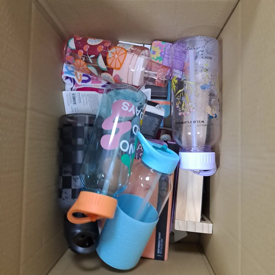 BOX OF ASSORTED HOUSEHOLD ITEMS TO INCLUDE MUGS, NOTEPADS, CHRISTMAS CARDS ETC