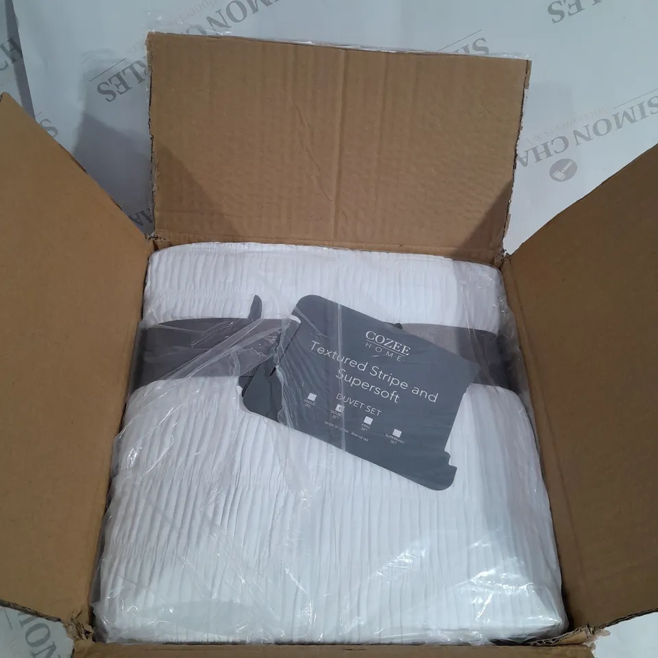 BOXED SUPERSOFT BY COZEE HOME TEXTURED STRIPE DUVET SET IN WHITE - DOUBLE 