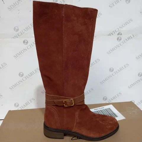 BOXED CLARKS MAY SHINE DARK TAN SUEDE - UK SIZE 6