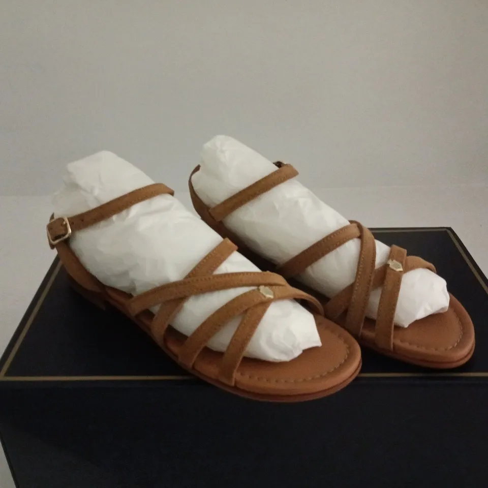 FAIRFAX AND FAVOR WOMENS ST IVES SANDAL TAN SUEDE UK 4 BOXED