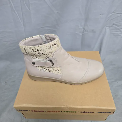 ADESSO WOMEN'S BEIGE LEATHER ANKLE BOOT – SPECKLED COLLAR, SIDE ZIP SIZE 39 BOXED
