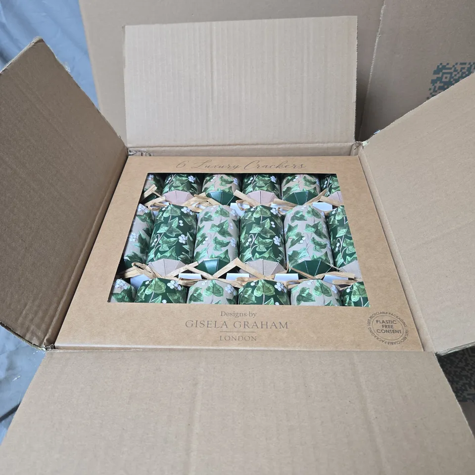 BOX OF 6 SETS OF GISELA GRAHAM LUXURY CHRISTMAS CRACKERS (6 CRACKERS PER SET)