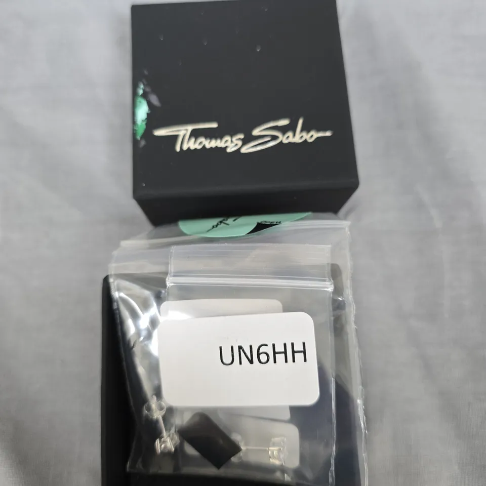 THOMAS SABO SINGLE STUD EARRINGS .