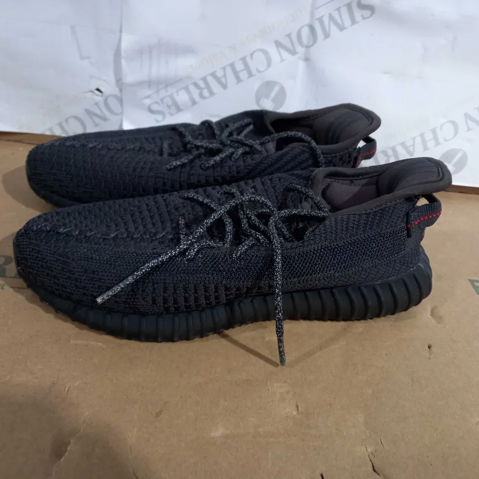PAIR OF ADIDAS YEEZY'S SIZE 3