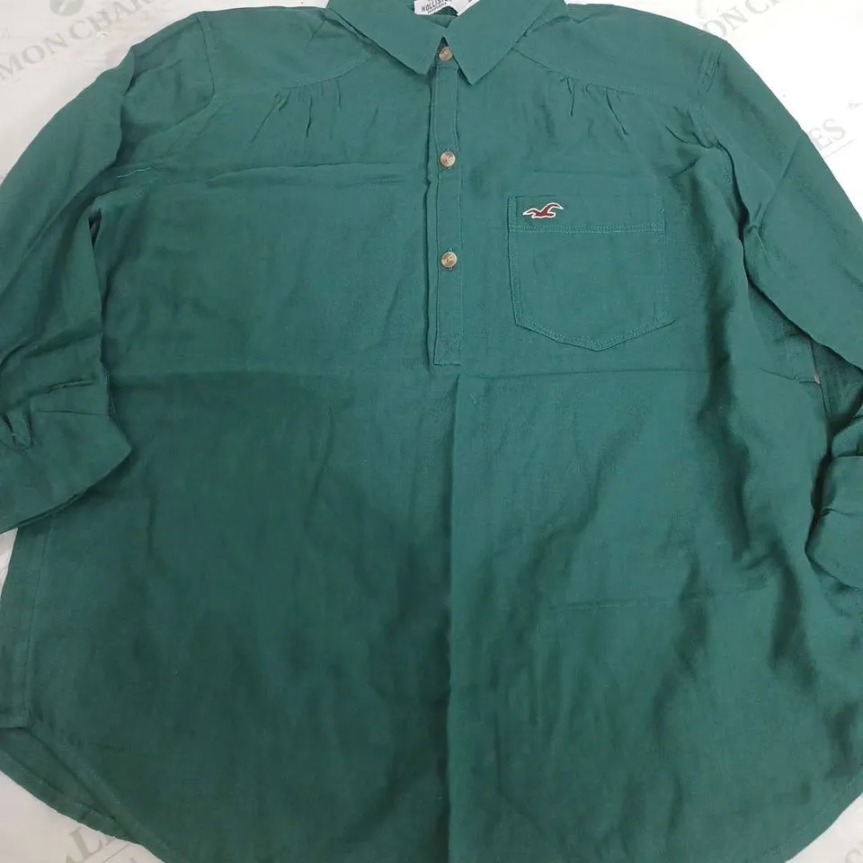 HOLLISTER CALIFORNIA THIN HALF POLO SHIRT IN DARK GREEN - XS