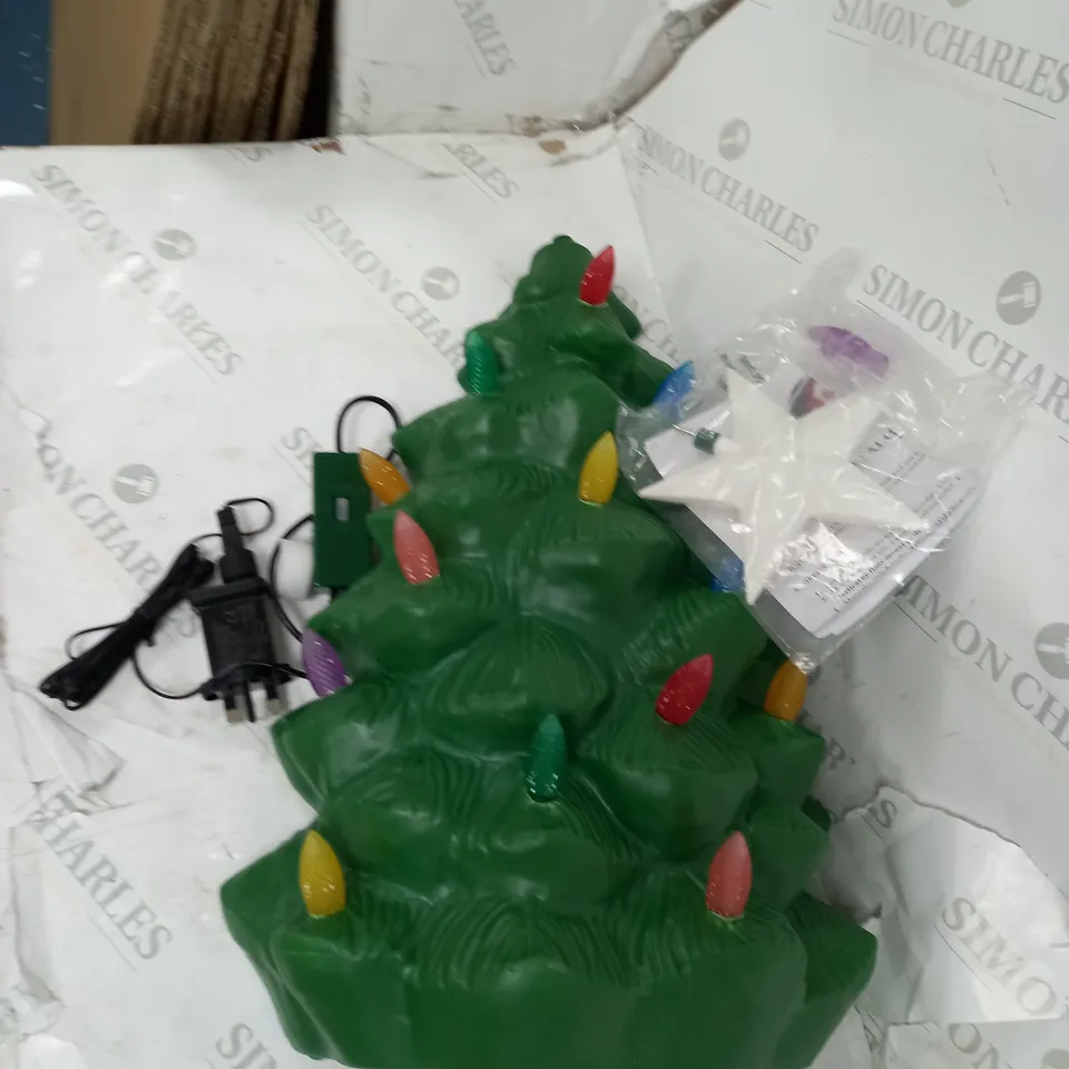 MR CHRISTMAS INDOOR OUTDOOR MOLDED CHRISTMAS TREE