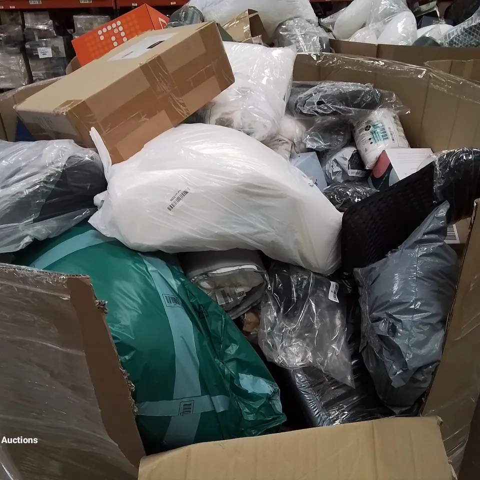 PALLET OF ASSORTED BEDROOM AND COMFORT BASED PRODUCTS TO INCLUDE; PILLOWS, SUPPORT SEAT CUSHIONS AND SIMILARLY RELATED GOODS