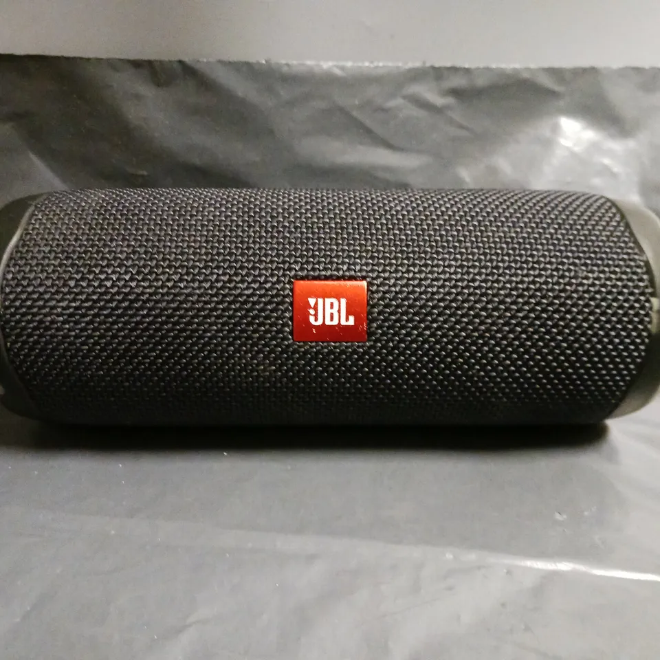 BOXED JBL FLIP 5 BLUETOOTH SPEAKER