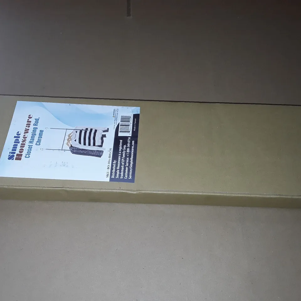 BOXED CLOSET HANGING ROD IN CHROME