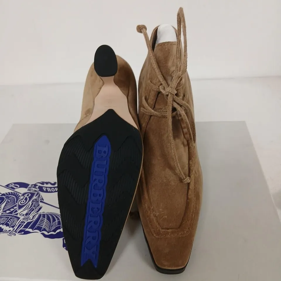 BURBERRY SOVEREIGN BOOTIE – SUEDE LACE-UP ANKLE BOOTS, UK 3 (EU 35)