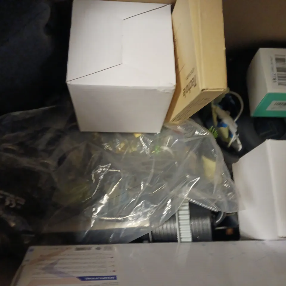 BOX OF APPROXIMATELY 10 ASSORTED HOUSEHOLD ITEMS TO INCLUDE DRSAEC J55 TRUE WIRELESS EARBUDS, M10 TRUE WIRELESS HEADSET, TECHOLE HDMI SWITCH, ETC