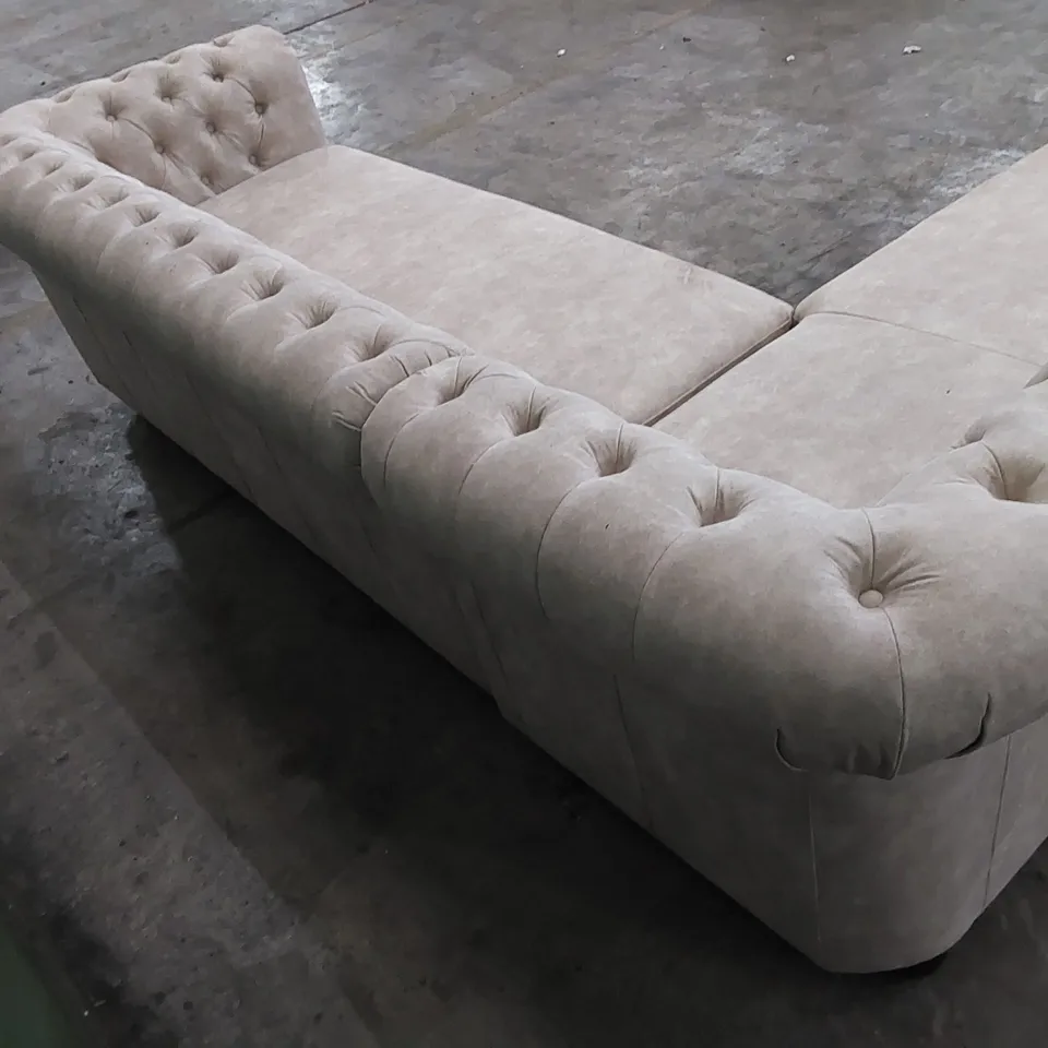 DESIGNER BUTTON BACK CHAISE SOFA 