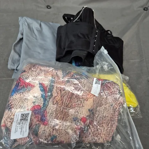 APPROXIMATELY 25 ASSORTED CLOTHING AND FASHION PRODUCTS IN VARIOUS STYLES AND SIZES - COLLECTION ONLY