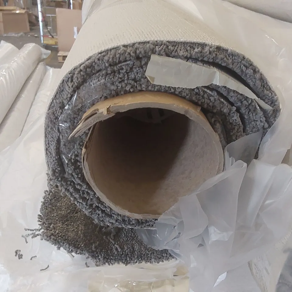 ROLL OF QUALITY ULTIMATE IMPRESSIONS CLASSY CARPET - APPROXIMATELY 2 x 5m