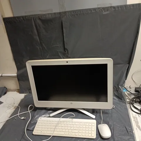 HP ALL-IN-ONE PC WITH KEYBOARD & MOUSE – WHITE