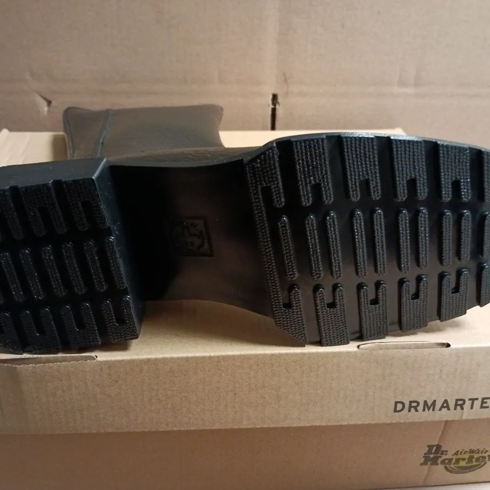 BOXED PAIR OF DR. MARTENS BLACK PATENT LEATHER BOOT – UK SIZE 5