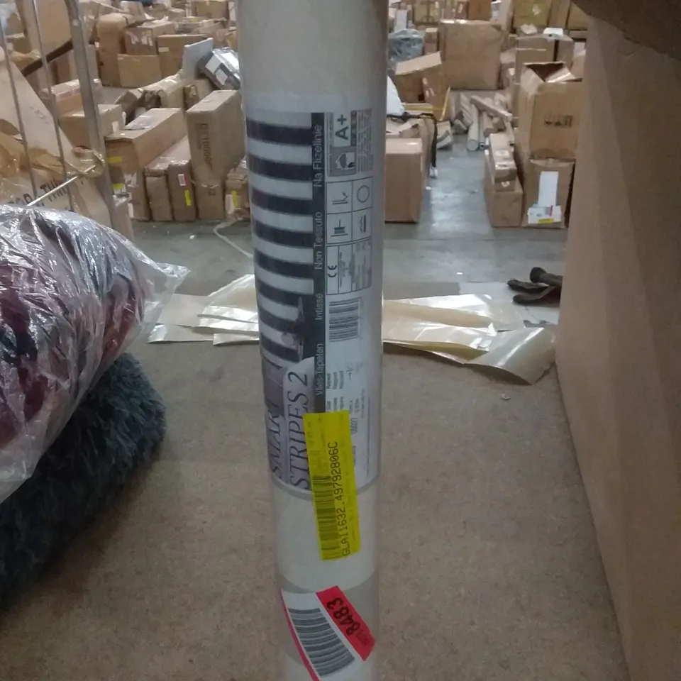 DIVISADERO 10M X 53CM MATT WALLPAPER ROLL COLOUR: CREAM/GREY