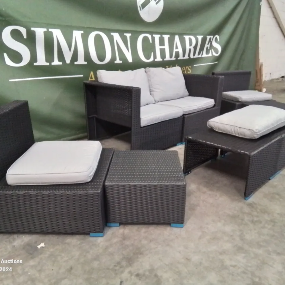 RATTAN SET SOME CUSHIONS MISSING 