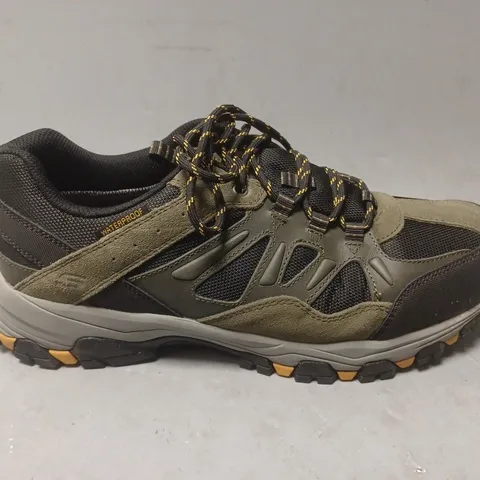 UNBOXED PAIR OF SKECHERS RELAXED FIT WATERPROOF SHOES - UK SIZE 11