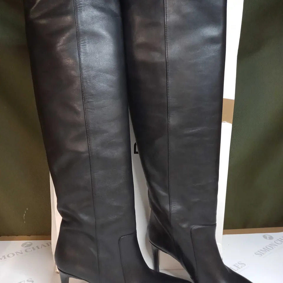 REISS ZINNIA KNEE HIGH LEATHER BOOT IN BLACK SIZE 4