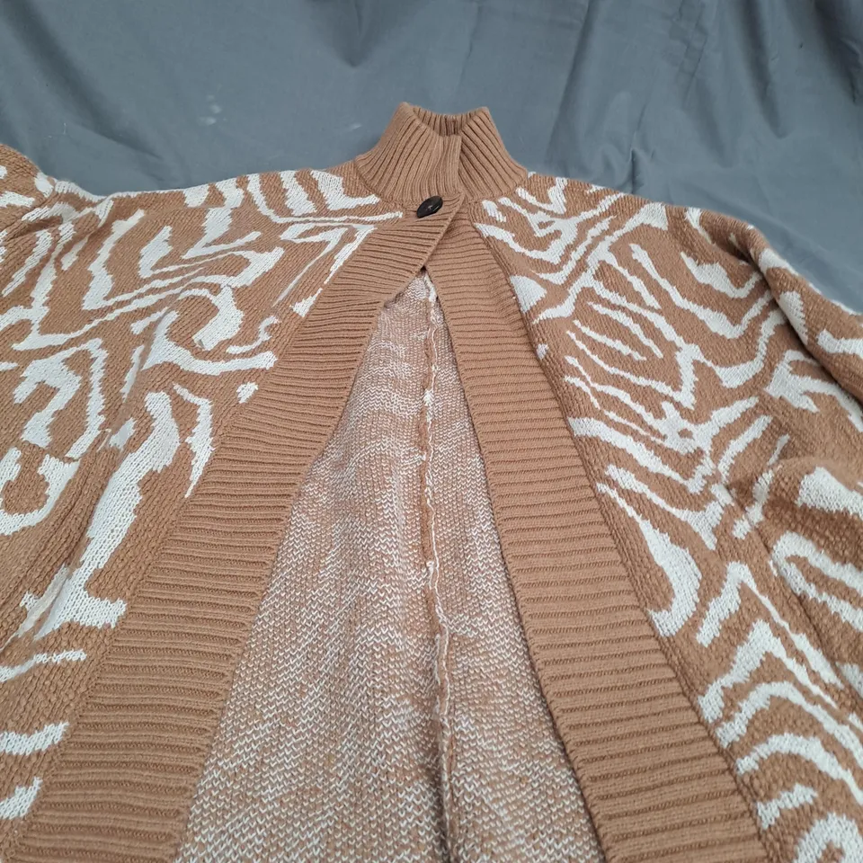 WYNNE COLLECTION KNITTED CARDIGAN IN CAMEL/BEIGE SIZE MEDIUM