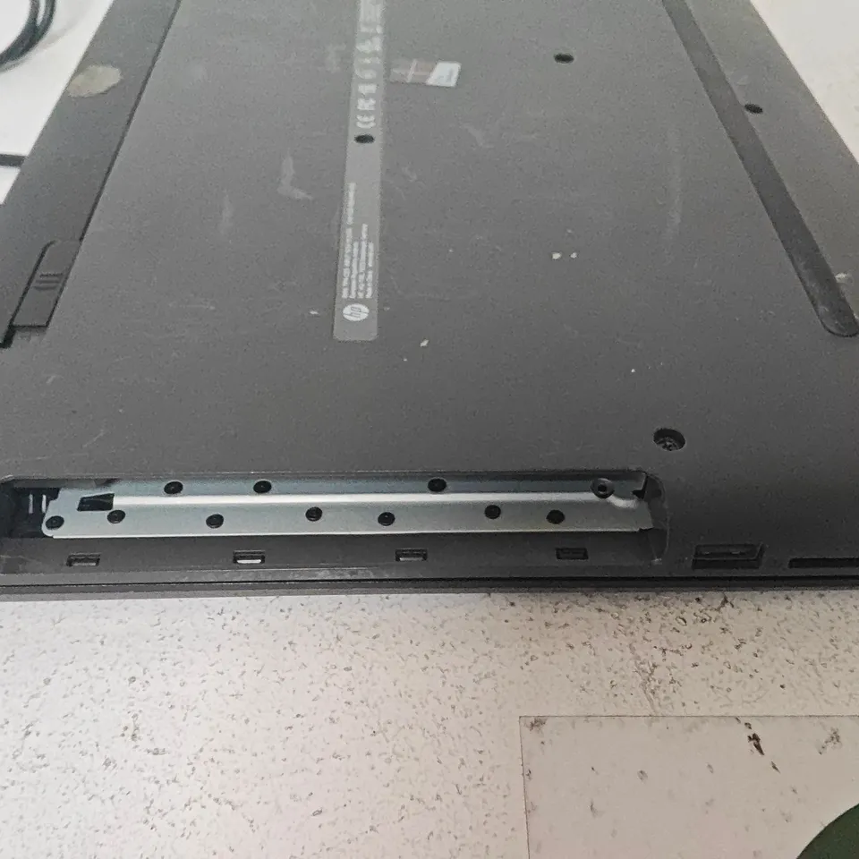 UNBOXED HP 250 G4 INTEL I5 INSIDE LAPTOP IN BLACK