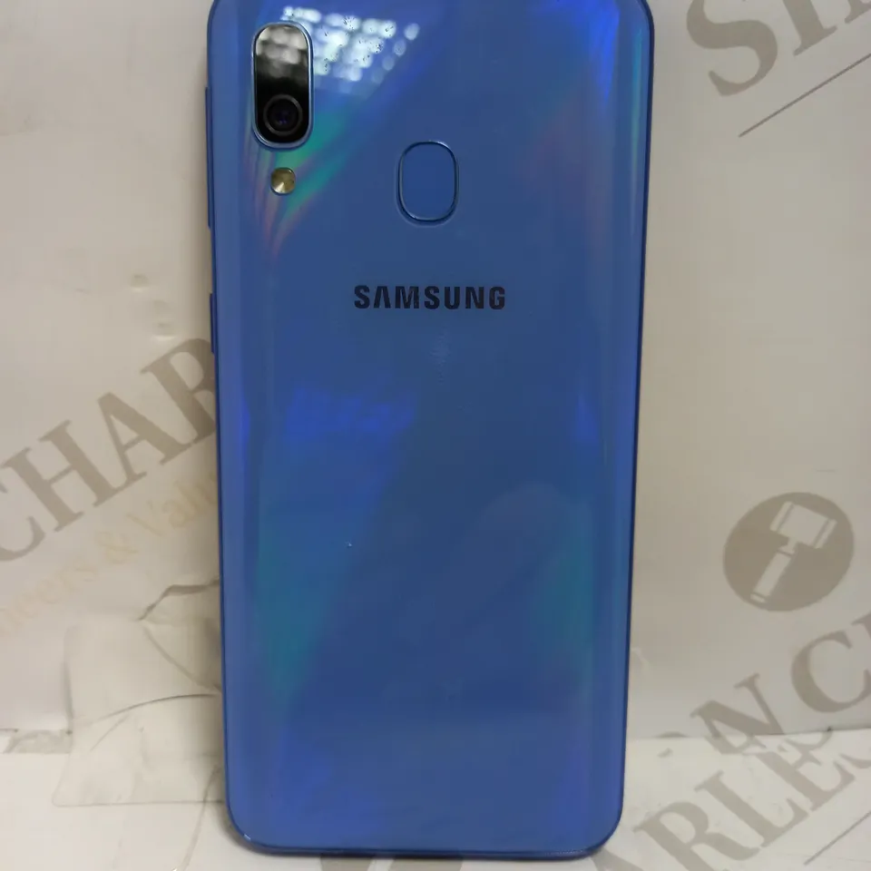 SAMSUNG GALAXY A40