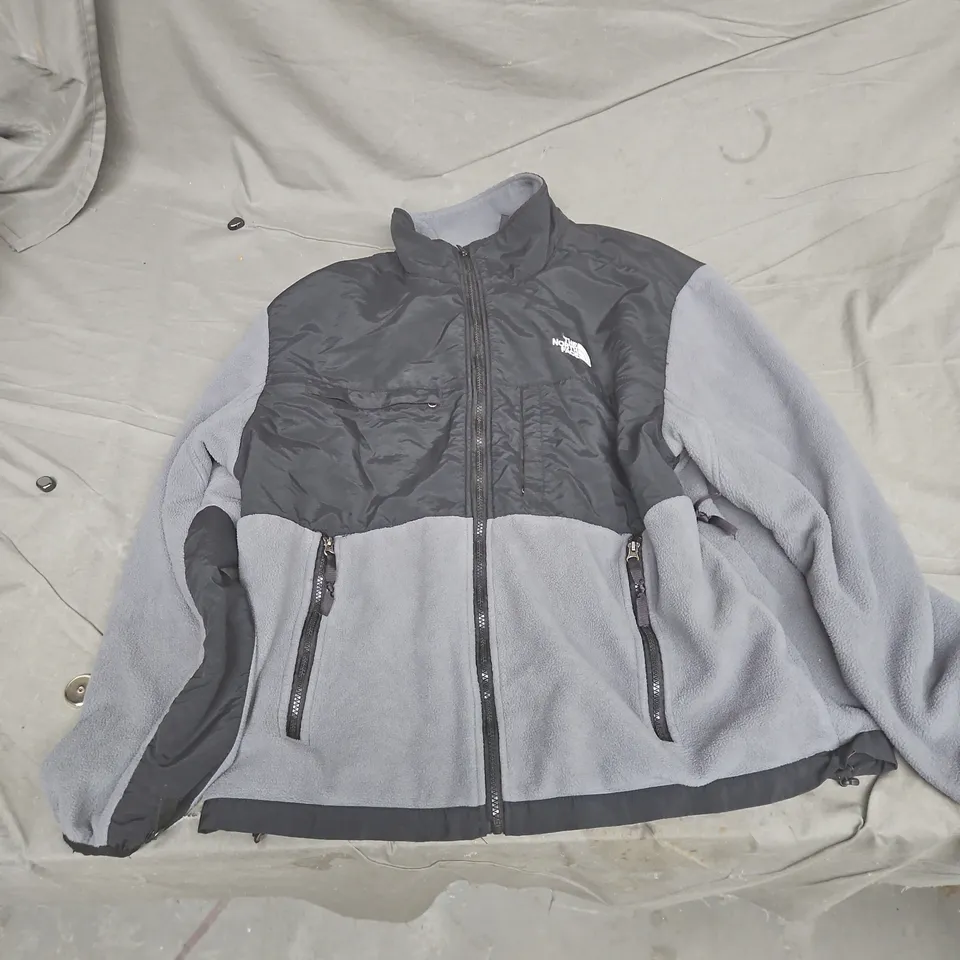 THE NORTH FACE MEN'S FLEECE JACKET – GREY/BLACK, UK XL (US XL)