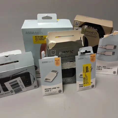 APPROXIMATELY 20 ASSORTED ELECTRICAL ITEMS TO INCLUDE MIXX STREAMQ C1, MICRO USB TO USB-C, POCKET RADIO, ETC