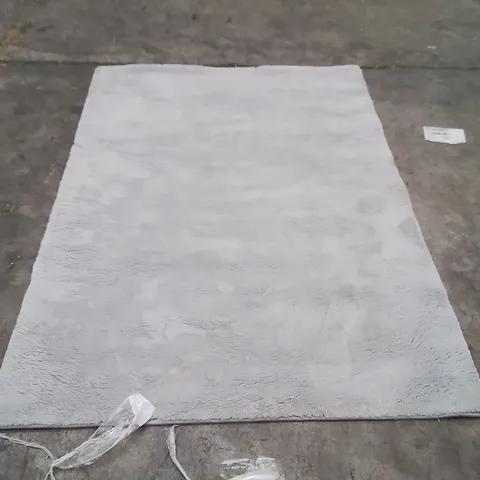 QUALITY DESIGNER AREA RUG - APPROXIMATELY 180X120CM