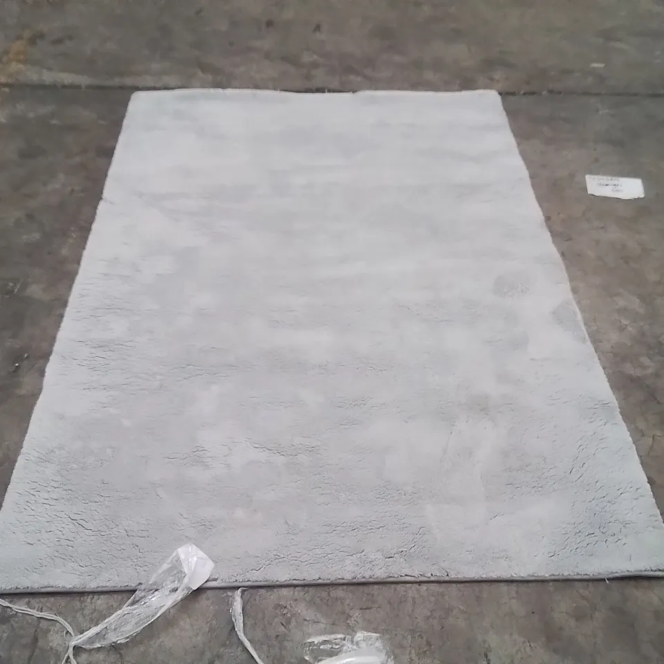 QUALITY DESIGNER AREA RUG - APPROXIMATELY 180X120CM