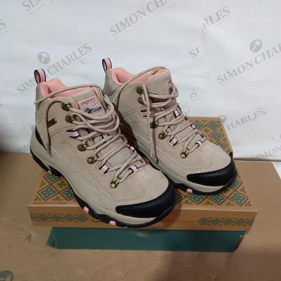 BOXED PAIR OF SKECHERS - SIZE 5