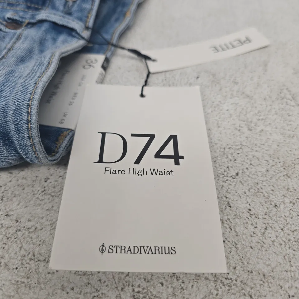STRADIVARIUS D74 FLARE HIGH WAIST JEANS – UK 8 (EU 36)