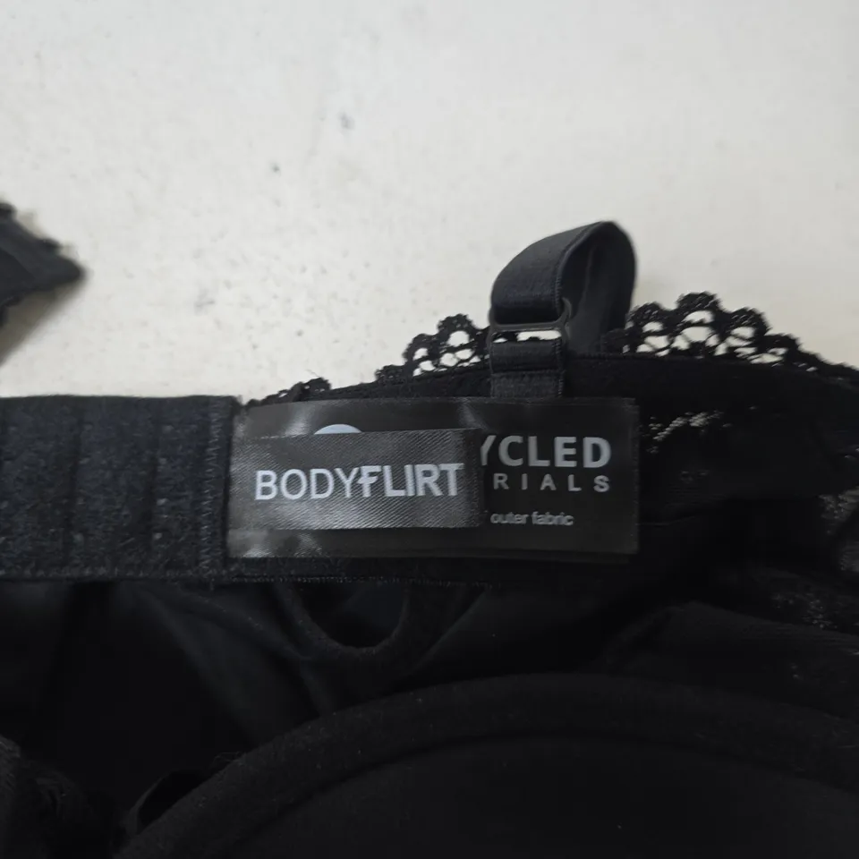 BODYFLIRT BLACK LACE UNDERWIRED BRA – WOMEN'S LINGERIE UK 32D