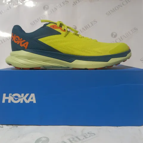 BOXED PAIR OF HOKA ZINAL TRAIL RUNNING SHOES IN GREEN/BLUE UK SIZE 10