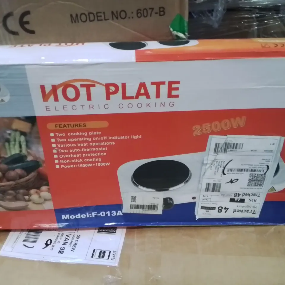PALLET CONTAINING VARIOUS ASSORTED BOXED ITEMS TO INCLUDE: VACUUM CLEANERS, CORDLESS DRILL, EXPANDABLE HOSES, ELECTRIC HOT PLATE AND LOTS MORE UNMARKED BOXED ITEMS 