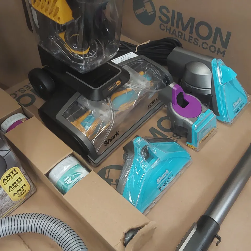 BOXED SHARK EX300UK CARPETXPERT HAIRPRO PET DEEP CARPET CLEANER WITH BUILT-IN STAINSTRIKER